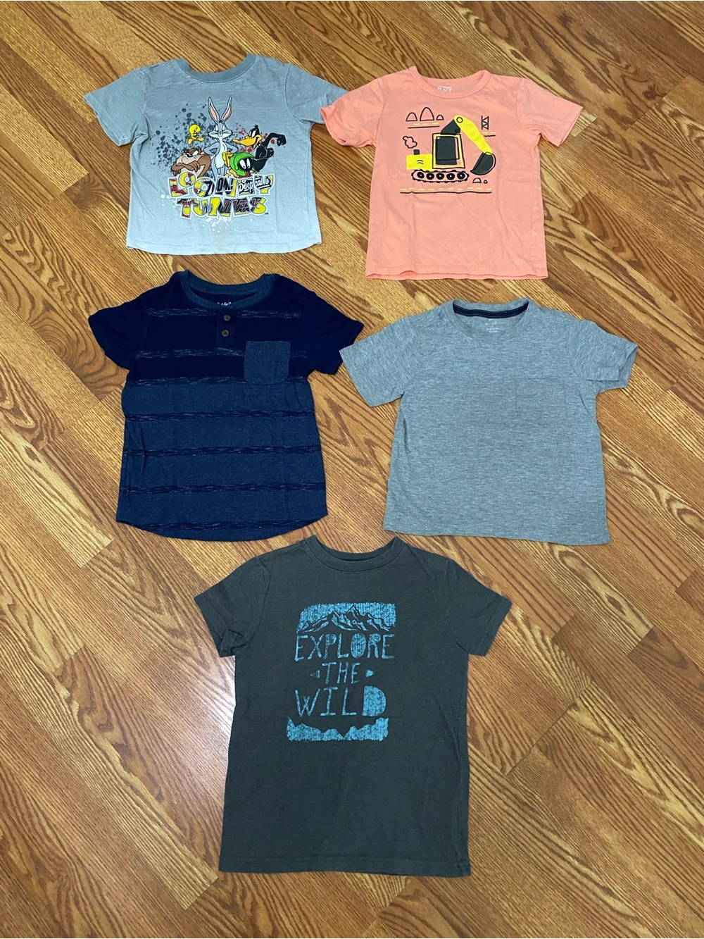 Boys summer clothes bundle of 26 pcs 4T-5T mostly 5T SMOKE & PET FREE - Picture 5 of 7
